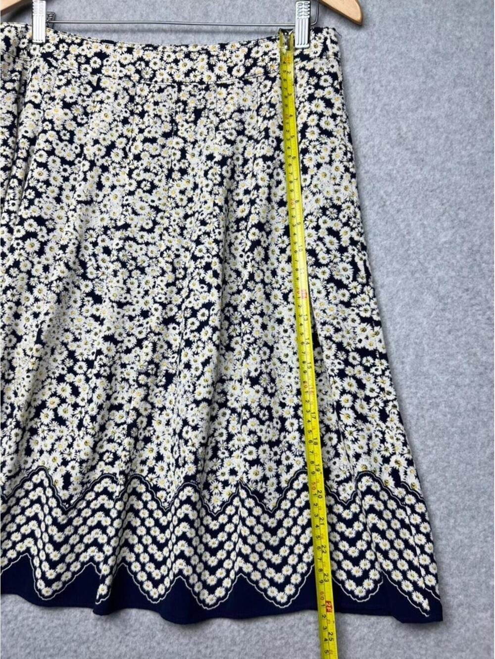 Talbots Petite 14P Daisy Floral Skirt Navy Old Money Coastal Grandma Aesthetic - Picture 4 of 10